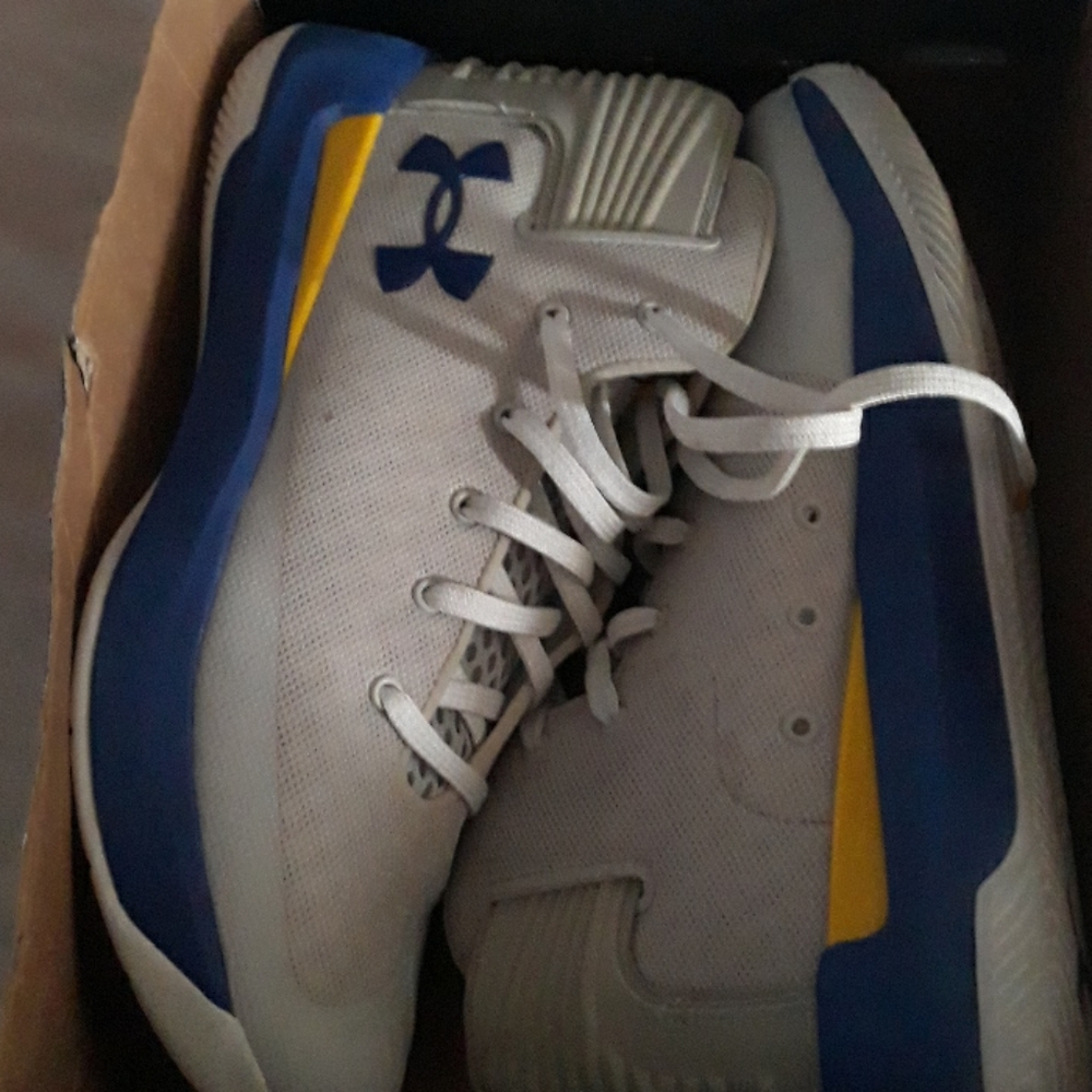 Boys Under Armour shoes